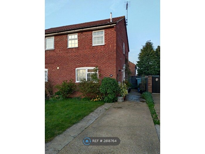 2 Bedroom Semi Detached House To Rent In Buzzard Road, Luton, LU4