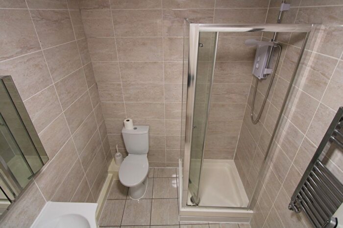 Studio To Rent In Walworth Road, London, SE17