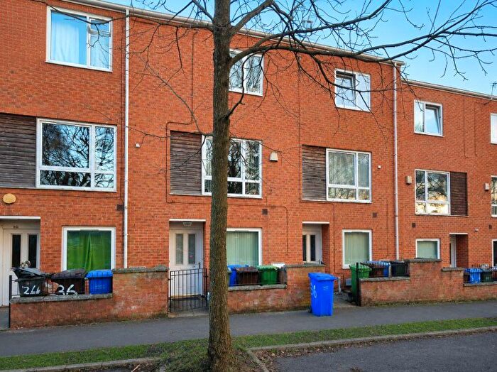 1 Bedroom House Of Multiple Occupation To Rent In Lauderdale Crescent, Manchester, M13