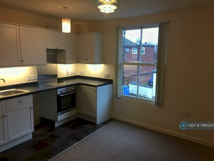 1 Bedroom Flat To Rent In Regent House Bath Road, Stonehouse, GL10