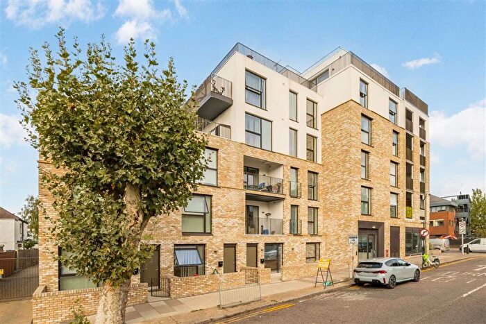 1 Bedroom Flat For Sale In Gladstone Park Gardens, Dollis Hill, NW2