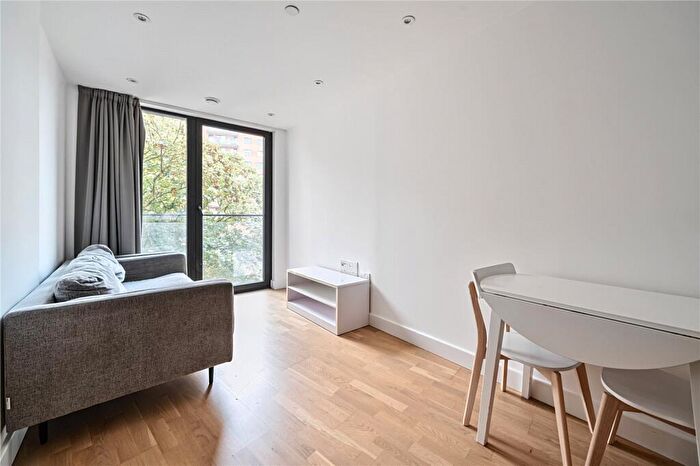 2 Bedroom Apartment To Rent In Burgess Springs, Chelmsford, CM1