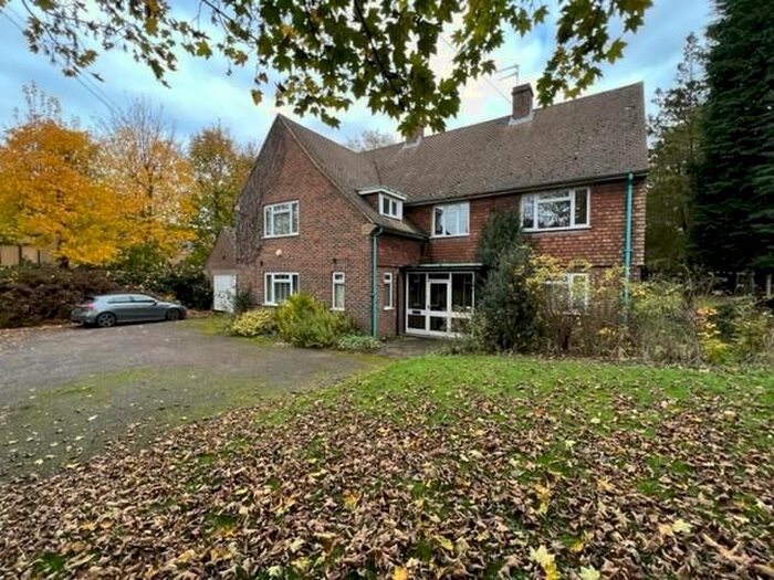 6 Bedroom Detached House To Rent In Priory Road, Maidstone, ME15