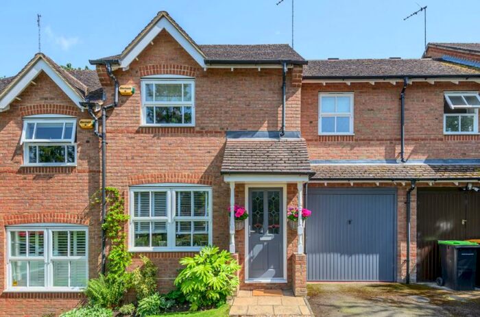 3 Bedroom Terraced House For Sale In Parkland, Bromham, Bedford, MK43