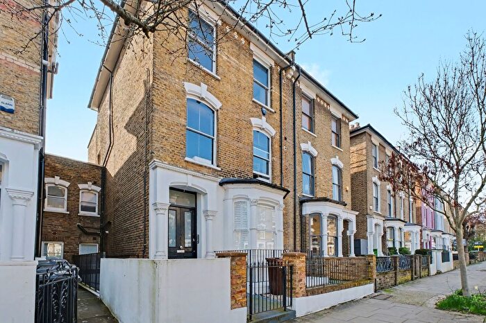 3 Bedroom Flat For Sale In Wilberforce Road, London, N4