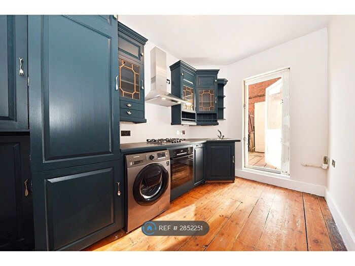 1 Bedroom Flat To Rent In Welford House, London, W9