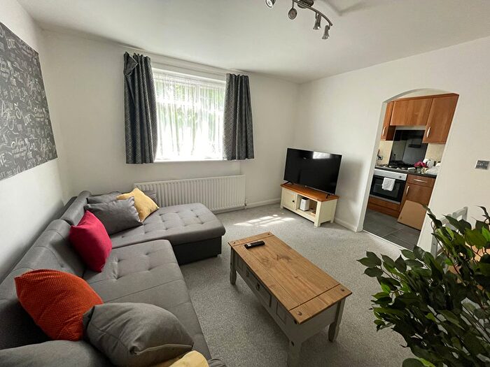 1 Bedroom Flat To Rent In The Grove, Greenford, UB6