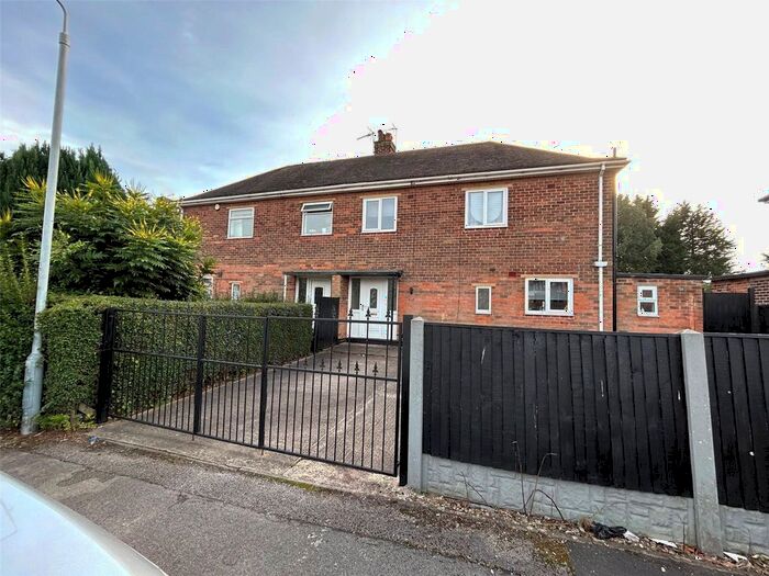3 Bedroom Semi-Detached House To Rent In Laughton Crescent, Hucknall, Nottingham, Nottinghamshire, NG15