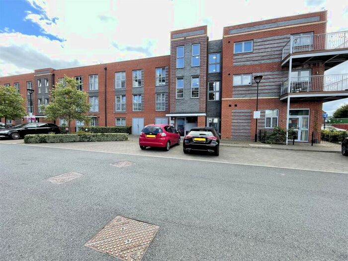 2 Bedroom Flat To Rent In Meridian Way, Southampton, SO14