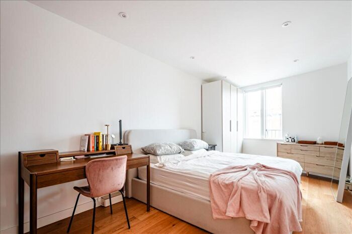 1 Bedroom Apartment For Sale In Islington Square, Angel, N1