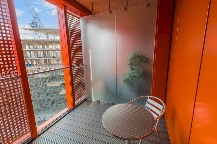 1 Bedroom Flat To Rent In Cable Walk, Greenwich, London, SE10