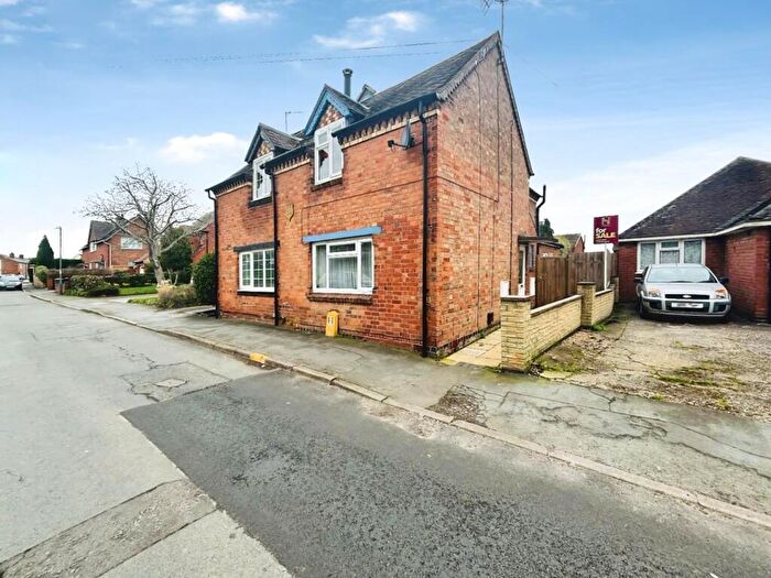 2 Bedroom Cottage For Sale In Lewis Road, Radford Semele, Leamington Spa, CV31
