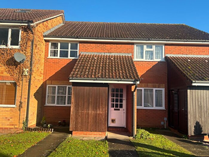 1 Bedroom Flat For Sale In Greenacres, Old Newton, IP14