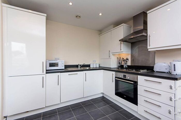 2 Bedroom Flat To Rent In Pancras Way, Bow, London, E3