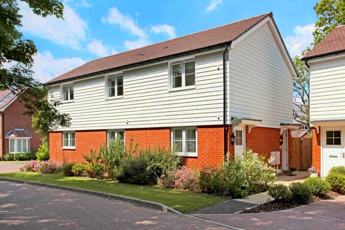 2 Bedroom Maisonette To Rent In Kukri Gardens Church Crookham, GU52
