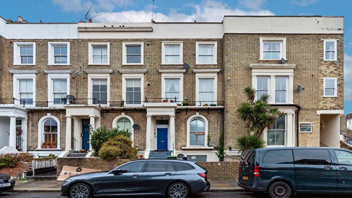 3 Bedroom Flat For Sale In Stanlake Villas, London, W12