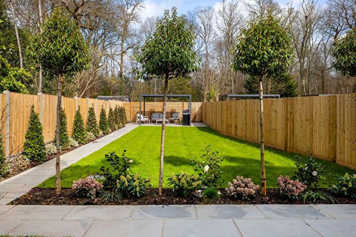 4 Bedroom Town House For Sale In Ronmar Place, Leatherhead Road, Leatherhead, KT22