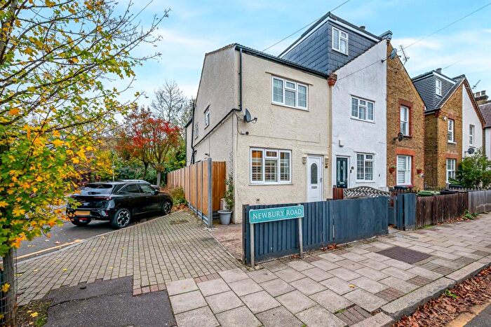 3 Bedroom End Of Terrace House For Sale In Newbury Road, Bromley South, BR2