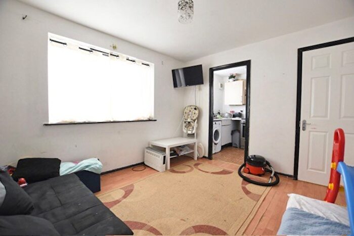 1 Bedroom Flat To Rent In John Williams Close, Surrey Quays, SE14