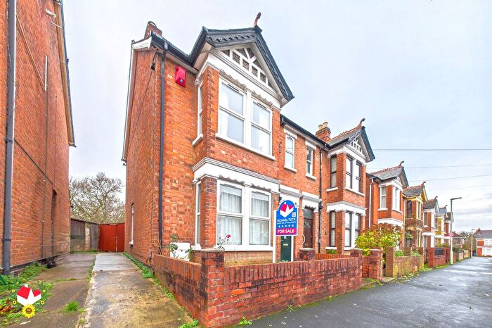 6 Bedroom Semi Detached House For Sale In Furlong Road, Gloucester, GL1