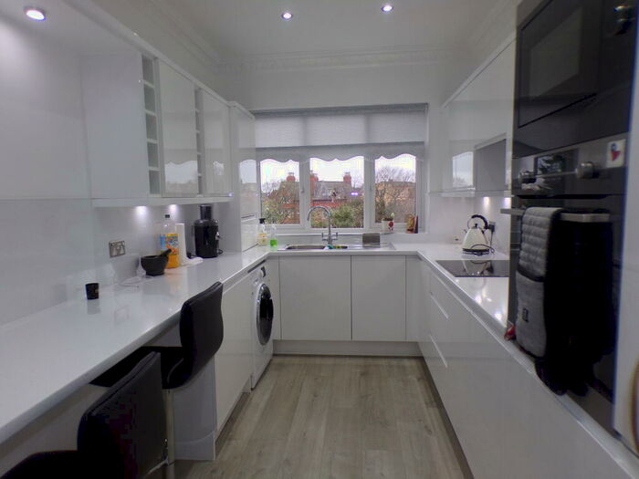 2 Bedroom Apartment To Rent In *Available With Zero Deposits**Windermere House, L17