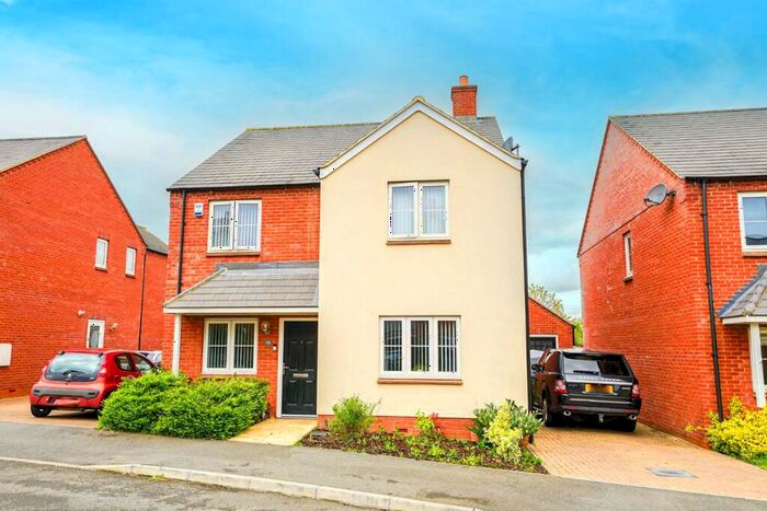 4 Bedroom Detached House For Sale In Brook Farm Close, Stoke Hammond, MK17