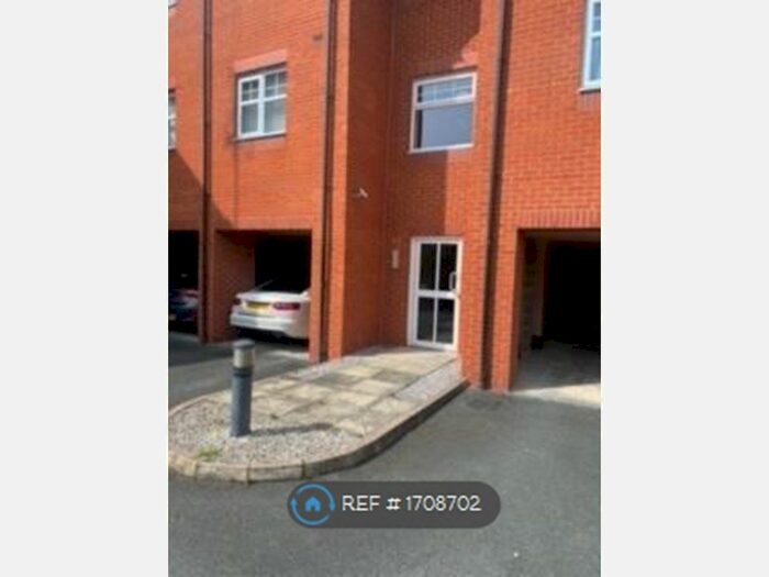 2 Bedroom Flat To Rent In Deerfield Close, St Helens, WA9