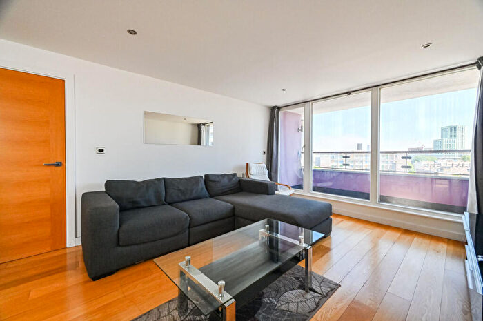 2 Bedroom Flat For Sale In Rainhill Way, , Bow, London, E3