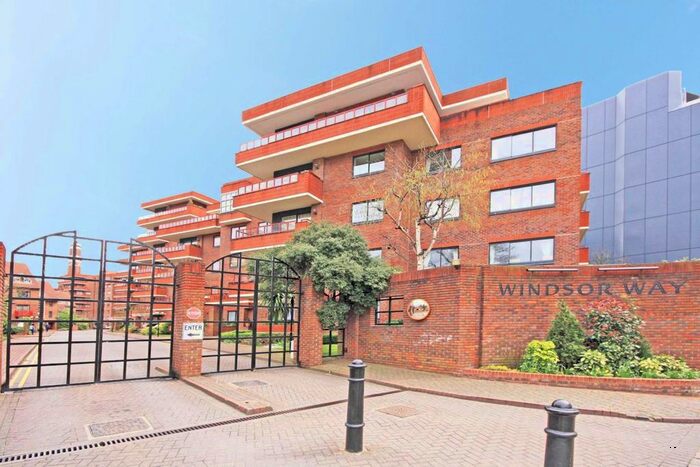 Studio To Rent In Windsor Way, London, W14