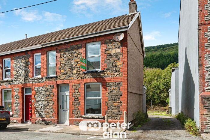 3 Bedroom End Of Terrace House For Sale In John Street, Resolven, Neath, SA11