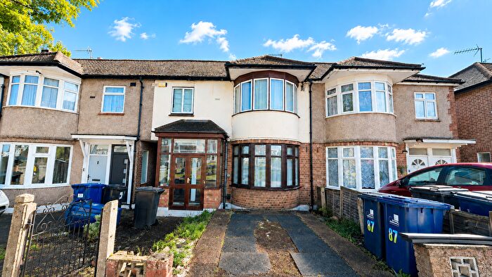 1 Bedroom Maisonette For Sale In Birkbeck Avenue, Greenford, UB6