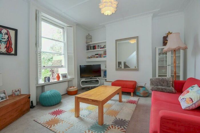 2 Bedroom Apartment To Rent In Holloway Road, London, N19
