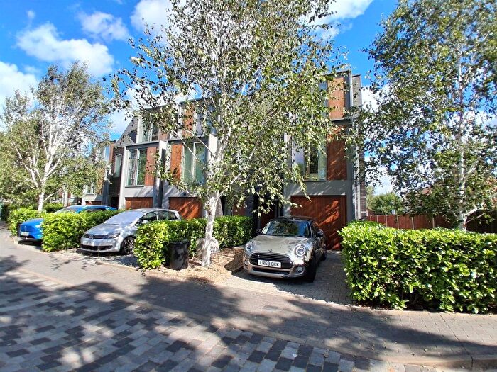 3 Bedroom Town House For Sale In Greenfield Place, Hayes, UB3