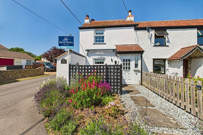 2 Bedroom Semi-detached House For Sale In Duck Lane, Kenn, Clevedon, North Somerset, BS21