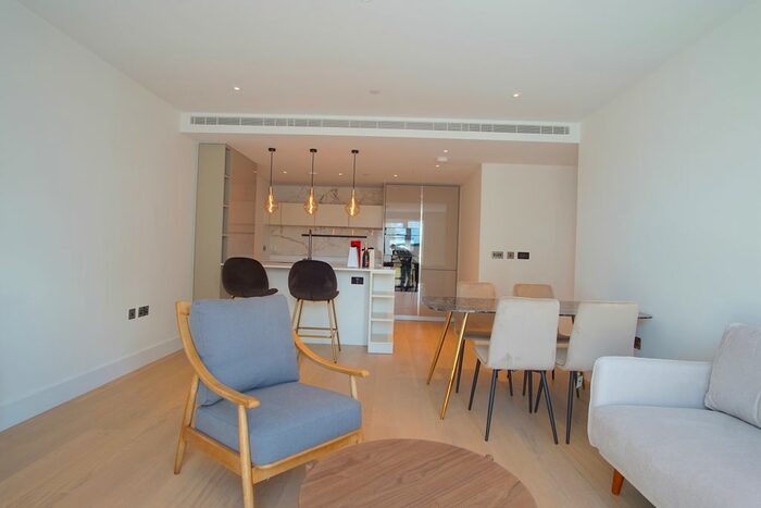 2 Bedroom Flat To Rent In Parkside Apartments, Cascade Way, London, W12