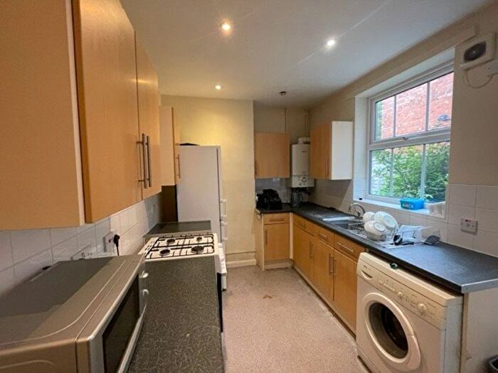4 Bedroom Terraced House To Rent In Hartopp Road, Leicester, LE2