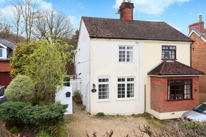 3 Bedroom Cottage To Rent In Tadpole Lane, Ewshot, Farnham, GU10