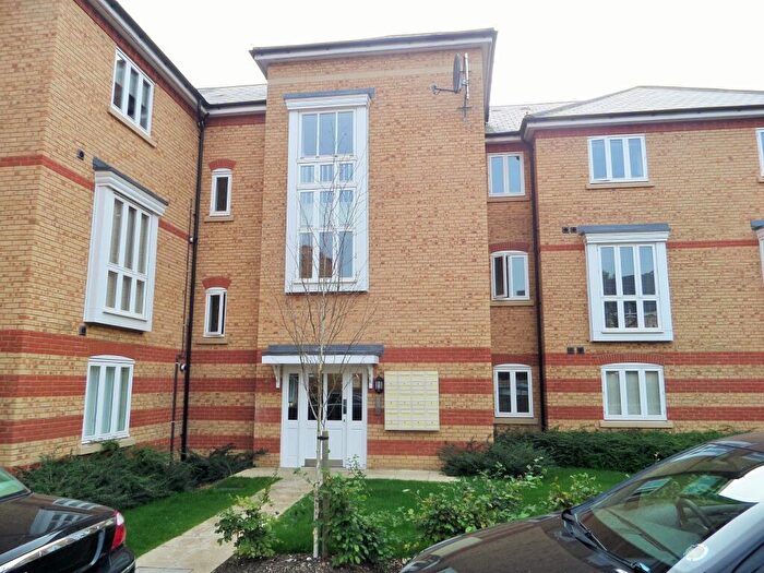 2 Bedroom Flat To Rent In Chapman Way, Haywards Heath, RH16