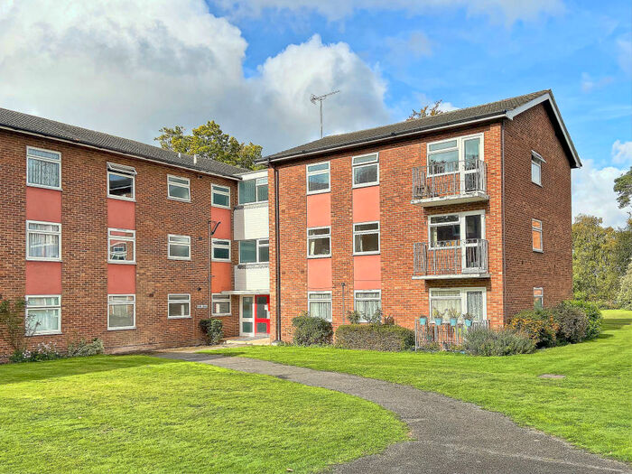 3 Bedroom Apartment To Rent In Elleray Court, Ash Vale, GU12