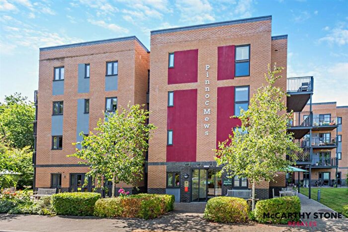 2 Bedroom Apartment For Sale In Pinnoc Mews Bakers Way, Exeter, Devon, EX4