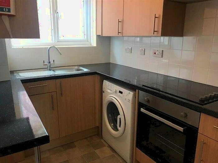 2 Bedroom Flat To Rent In Pembroke Court, Rectory Road, Oxford, OX4
