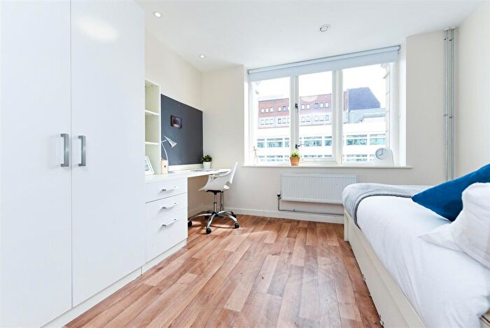 1 Bedroom Flat To Rent In College Square East, Belfast, BT1