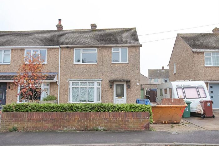 3 Bedroom Semi-Detached House To Rent In Edinburgh Drive, Kidlington, OX5