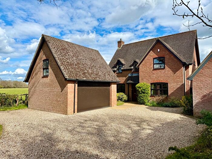 3 Bedroom Detached House For Sale In Centre Lane, Everton, Lymington, SO41