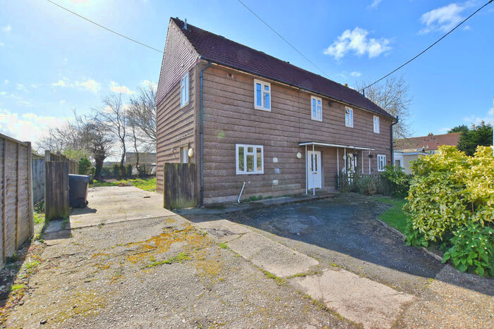 3 Bedroom Semi-Detached House To Rent In The Close, Holt, NR25