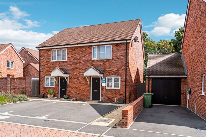 2 Bedroom Semi-Detached House For Sale In Chequers Lane, Grove, OX12