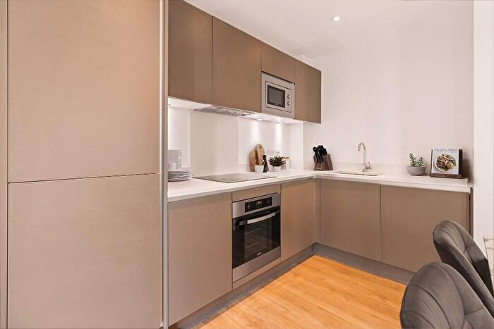 2 Bedroom Apartment To Rent In Station Road, London, SE13