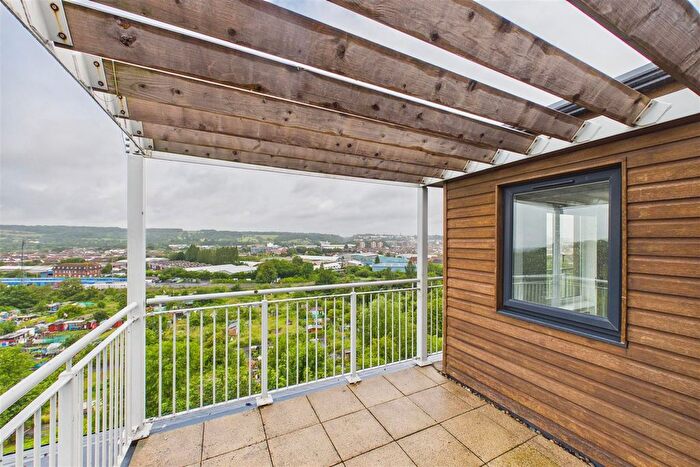2 Bedroom Flat For Sale In Bedminster Down Road, Bedminster, BS13