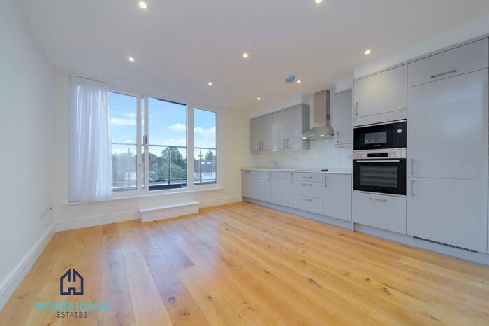 1 Bedroom Flat To Rent In Park Avenue, Bushey, WD23