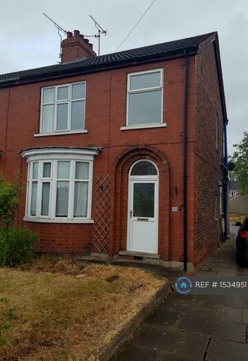 3 Bedroom Semi-Detached House To Rent In Crosby Avenue, Scunthorpe, DN15